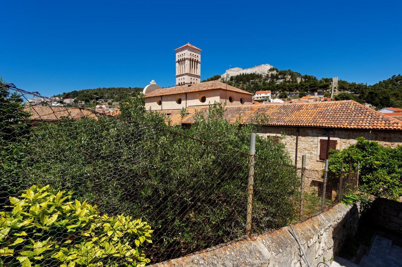 Apartment And Happy Place Hvar Town