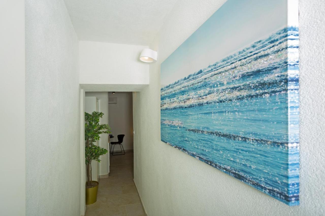 And Happy Place Apartment Hvar Town