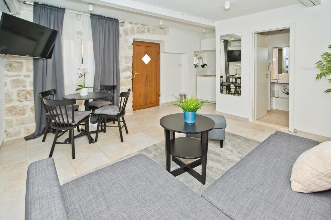 Apartment And Happy Place Hvar Town