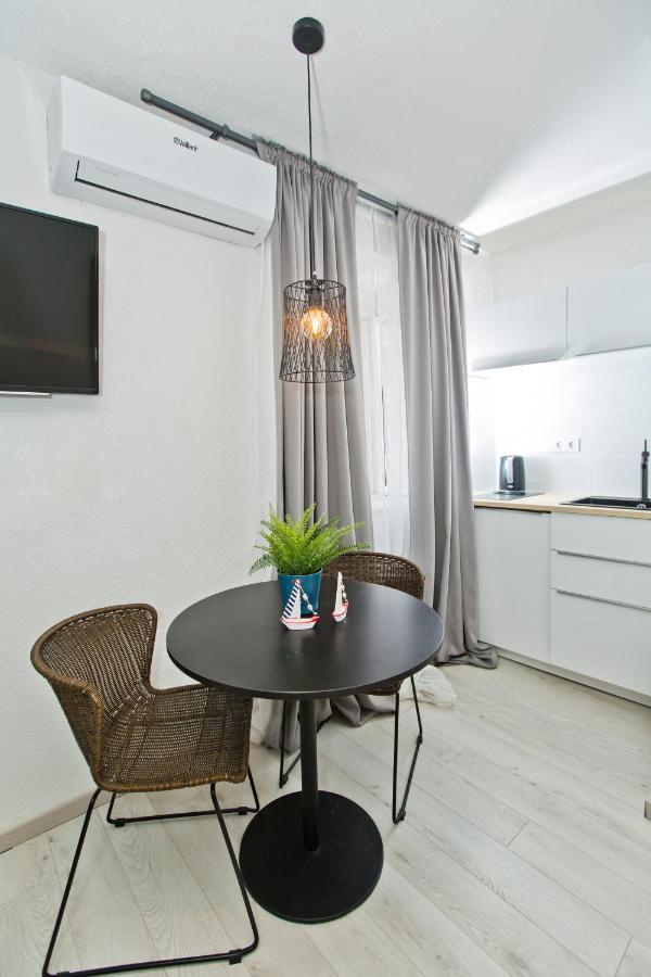 And Happy Place Apartment Hvar Town